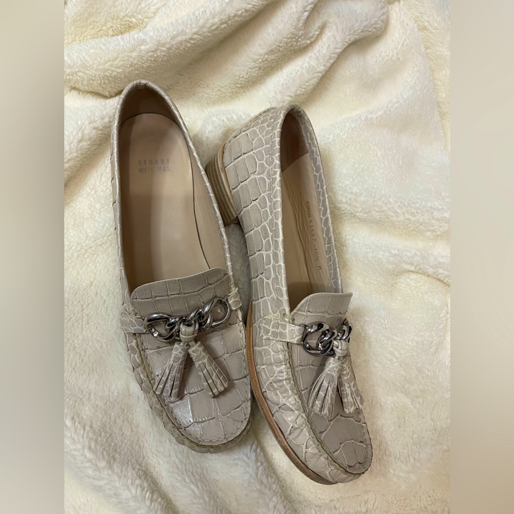 Stuart Weitzman Crocodile Print Beige Leather Loa… - image 1